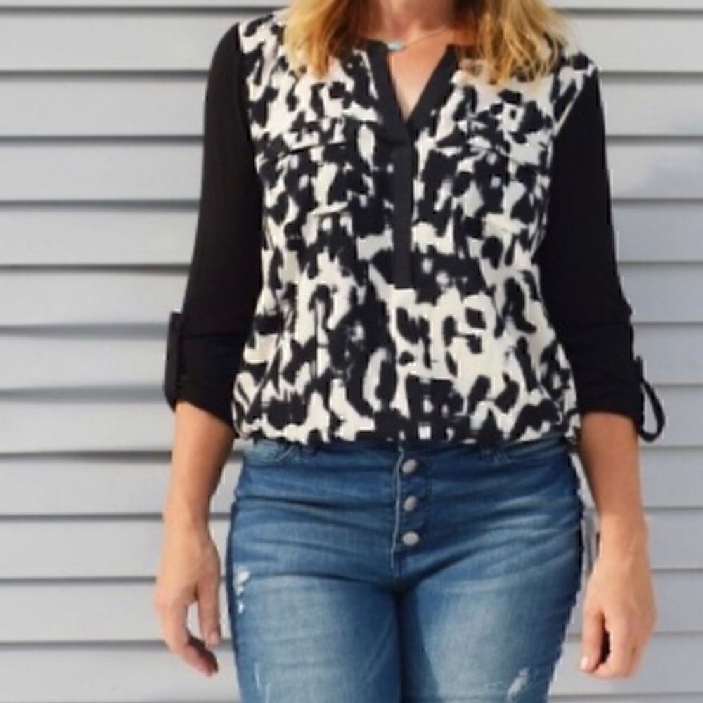 Daniel Rainn Top Womens Size Xs‎ Gunther abstract print Blouse Popover Light New
